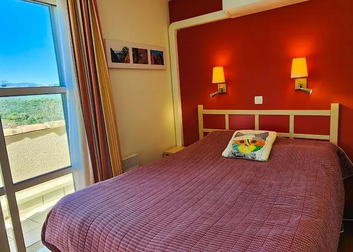 Apartmán Beautiful With Ac And Swimming Pool Saint-Raphaël