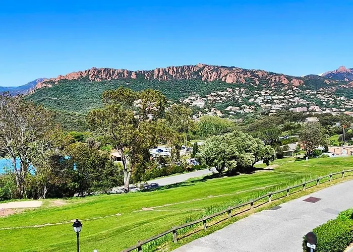 Beautiful With Ac And Swimming Pool * Saint-Raphaël