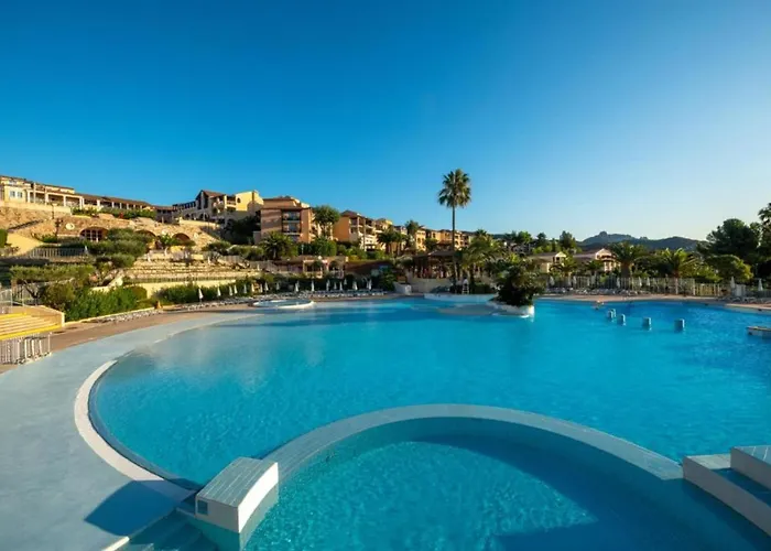 Beautiful With Ac And Swimming Pool *