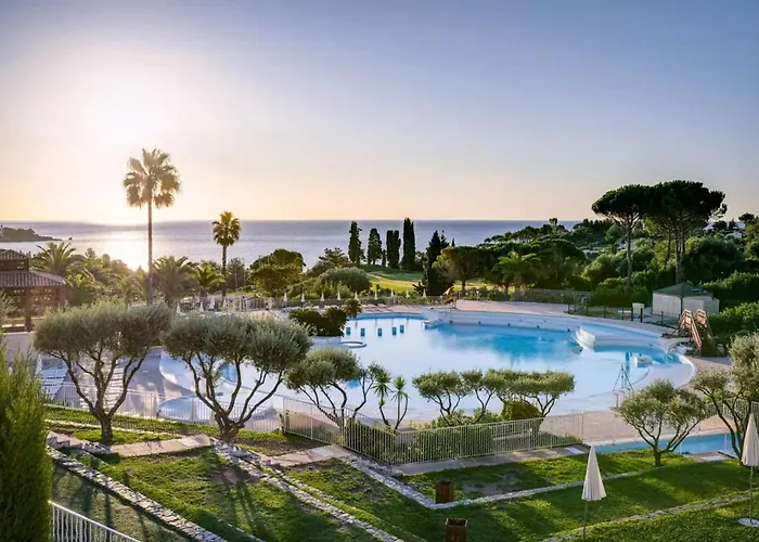 Apartmán Beautiful With Ac And Swimming Pool Saint-Raphaël