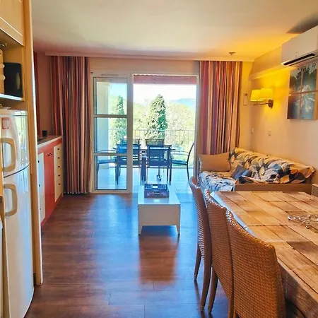 Beautiful With Ac And Swimming Pool Apartment *