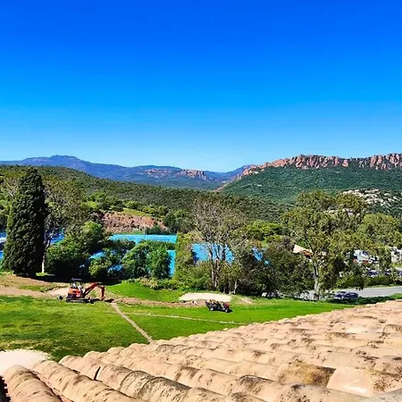 Beautiful With Ac And Swimming Pool * Saint-Raphael (Var)