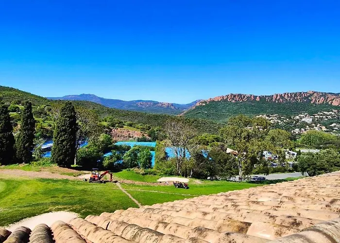 Beautiful With Ac And Swimming Pool * Saint-Raphaël