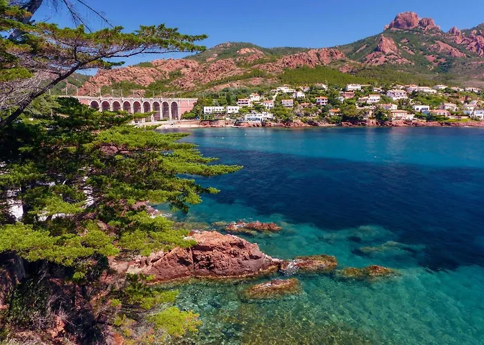 Beautiful With Ac And Swimming Pool Apartmán